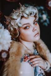 -jotvelzet-                             Make-up: Kinga Lendo
Modelka: Sylwia Dagmara Lenkiewicz
https://www.facebook.com/Grafstory.JustynaWrzeszcz            