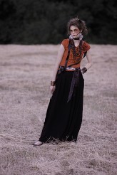 eufrozyna                             modelka: Józefina W. [obecnie: Fall wcześniej jako: Billion/Destinsort i Sort :D] fotograf, stylizacja, wizaż & fryz.: Agnieszka Żuchowska 'Eufrozyna'/'Eufrosis' większe wersje/lepsza jakość na: www.eufrozyna.deviantart.com :)            