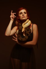 azapadka Fot. @majkfoto 
Mua : @urszulaf84 
Piękne węże : @snakefather.waw 