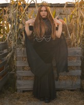 Allvii High Neck Gothic Gown
Dress made of chiffon and Velvet.

Model @arystta_
Photo: @z_lisiej_perspektywy
Crown: @mostoryfairy
