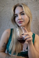 Piotr937 Miejsce: Studio-Atelier, Rozbórz, 2025
Pracownia fotografii studyjnej - własna. Scenografie i ustawienia autorskie.
Modelka:: Karina, IG: @k.czerniecka
Osoby zainteresowane podobnymi sesjami zapraszam do kontaktu – IG: @haditpk
