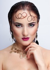 enigma-makeup Makijaż/foto/retusz/biżuteria: Enigma
Włosy: Enigma + Sylwia Equerry