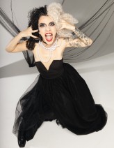 marco87cz Cruella 
Mod:
https://www.instagram.com/mary__jey24/
MUA: 
https://www.instagram.com/red.glow.beauty/