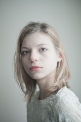 maryla_nowakowna Portret//test
Dom modela
Światło zastane
minimalna postprodukcja