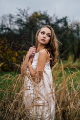 KKateWiS Sesja zdjęciowa w plenerze
Makijaż: Katarzyna Karpała Wizaż i Stylizacja
Zdjęcia: Magdalena Tarach Fotografia
Modelka: Wiktoria Poniedziałek