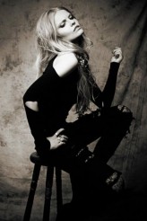 republikaartystyczna model: Maria Konieczna/Gaga Models
stylist: Edvard Mess
make up + hair: Dorota Kumosinka
biżu- Republika artystyczna
— z Anna Dunin Holecka.