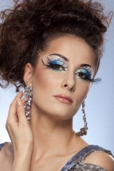 anielamazunmakeup Praca wyróżniona(II miejsce) w konkursie na makijaż sylwestrowy magazynu e-makeupownia.