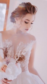 ebednarczyk Sesja ślubna stylizowana BohoGlam
 suknia ślubna od @salonlablanca 
 Zdjęcia: @her_photographer_ 
 Make-up: @w.jaworska_makeup 
 Dekoracje: @weddinglandkamila 
 Fryzura: @stylizacja_wlosow_krupa 