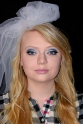 marlesi                             Propozycja makijażu ślubnego
Wersja ćwiczeniowa

Make up: Marlena Sapiaska/ /http://www.facebook.com/pages/Madlen-make-up-artist/128623493975284            