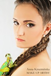 makeupartist01                             model: Katarzyna Mulczyk
 fot: Michał Lis / manhattan-studio.pl
 mua: Anna Krzemińska
 stylizacja włosów : Alicja Stefańska            