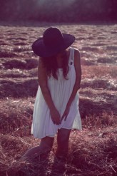 faceflowers                             Lady in straw             