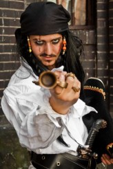 wizualnie Jack Sparrow
www.facebook.com/TeatrAvatar