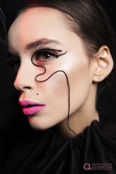 bonitaa Make Up: Kasia Wojdyła 
Fot: Ewelina Słowińska
Szkoła Wizażu i Stylizacji Artystyczna Alternatywa