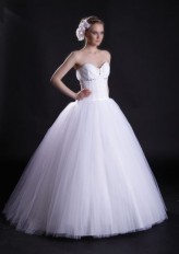 basiah suknia ślubna z Bridal Studio http://www.bridalstudio.com.pl