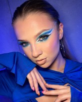 Wiktoria_n Makijaż artystyczny w niebieskich odcieniach #makeup #mua 

