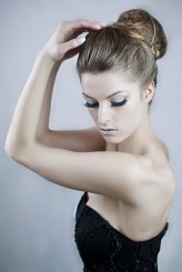 JDMake-upArtist Fot. Estelar
Modelka: Justyna Wojtysiak
Mua&Hair: Julia Dziamska