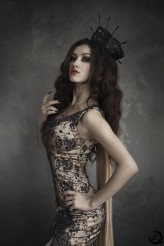 Elly Model, makeup, stylization: Dante Heks
Photographer: Contagious Reverie (Dante Heks)
Dress: Custom made 'ElSi'