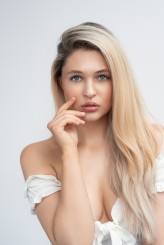 ladnie_pieknie modelka: Ola
make up: Oliwia Sadowska