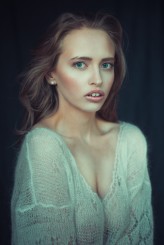 Konto usunięte photo: Photoholizm
sweater: Bartmanska
mua: Kwiatkowska Make UpI Model:Idalia Baryła