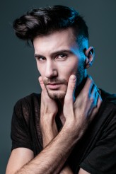 Flash_Studio_Pod_Napieciem Fotograf: Piotr Romiszowski
Model: bartek Skay
Fryzjer: Perfect Hair By Aneta Wawryca
Wizaż: Magda Leśniewska