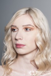 AlexChh Make Up: Patrycja Paździór
Fot: Emil Kołodziej
Szkoła Wizażu i Stylizacji Artystyczna Alternatywa