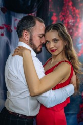 Piotr937 Miejsce: Studio-Atelier, Rozbórz, 2025
Pracownia fotografii studyjnej - własna. Scenografie i ustawienia autorskie.
Sesja Walentynkowa: Justyna K. I Michał R.
Osoby zainteresowane podobnymi sesjami zapraszam do kontaktu – IG: @haditpk
