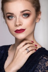 Karolina-makeup