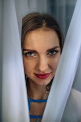 Piotr937 Miejsce: Studio-Atelier, Rozbórz, 2025
Pracownia fotografii studyjnej - własna. Scenografie i ustawienia autorskie.
Modelka: Justyna K..  
Osoby zainteresowane podobnymi sesjami zapraszam do kontaktu – IG: @haditpk
