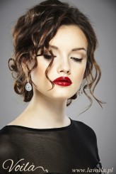 Voila MAKE UP HAIR VOILA

Modelka Krystyna Ziółek
stylizacja http://www.francoise.pl/
