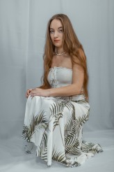Piotr937 Miejsce: Studio-Atelier, Rozbórz, 2025
Pracownia fotografii studyjnej - własna. Scenografie i ustawienia autorskie.
Modelka: Iza D.  
Osoby zainteresowane podobnymi sesjami zapraszam do kontaktu – IG: @haditpk
