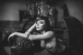 foto-graficzna Model: ReturnBsuncat https://www.maxmodels.pl/modelka-returnbsuncat.html
Mua: Natalia Polek
Jewellery (crown): Jojart