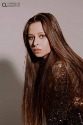MojeckaMakeup Modelka: Angelika Smyrgała
Fot. Ewelina Słowińska
Makeup i stylizacja: Zuzanna Mojecka