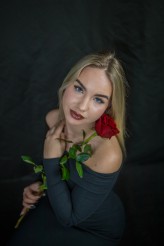 Piotr937 Miejsce: Studio-Atelier, Rozbórz, 2025
Pracownia fotografii studyjnej - własna. Scenografie i ustawienia autorskie.
Modelka:: Karina, IG: @k.czerniecka
Osoby zainteresowane podobnymi sesjami zapraszam do kontaktu – IG: @haditpk
