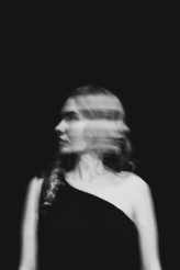 divnv Kobieca portretowa sesja zdjęciowa, na długim czasie naświetlania.
Model: Instagram @thenasttya