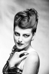 Asia_1994 projektantka - Kasia Bania
hair & make up - Matylda Wałęsa
fotograf - Rafał Spreng
