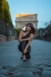 Piotr937 Golden Hour Art Photosession
Miejsce: Rzym, Włochy, 2025
Forum Romanum/Coloseum 
Modelka: Patrecja K..
Na moim instagramie znajdziesz wiele filmików z realizacji różnych sesji.
