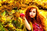 Milucci                             z jabłkiem - jednym z owoców jesieni            