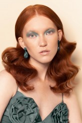 arthem-morier-makeup monochrome 
photo @jakimiuk.art 
model @juliakrupinska_ 
agency @selectivemgmt 
style @marcelinaglassestylist 
hair @_ilona_kulesza 
mua @arthem_morier_makeup