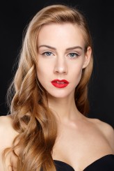 Enigmatiquee Beauty 40's
Fot.: Seweryn Cieślik
MUA/Hair: Monika Dembińska
Mod.: Natalia