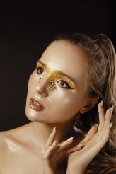 poppy Make up: Agnieszka Lodoń