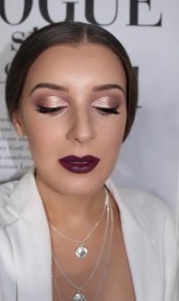 dmwizazistylizacja Różowe cut crease i akcent na usta