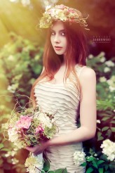 Linah modelka: Mery Em 
 kwiaty:  Aleksandra Trojnar Flower Power
foto: Dariusz Sankowski
Mua: ja