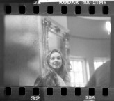 delicious13                             Beautiful Stranger

Modelka: Nieznajoma, nie wiadomo gdzie i kiedy :)

Zenit + Kodak 400 wołane w ID11-76            