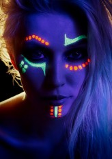 Zajkowska_makeup FLUO