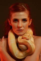 azapadka Fot. @majkfoto 
Mua : @urszulaf84 
Piękne węże : @snakefather.waw 