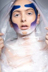 MonikaRycko Edytorial inspirowany twórczością Sam Francis

Make up -Me
Model - Natalia Bigos
Photo - Magdalena Madej 