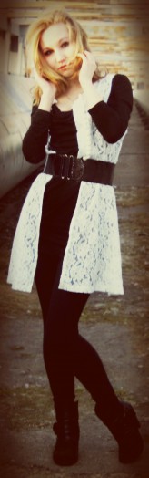 AdriannaLabedzka                             jeszcze z krotszymi wlosami naturalny kolor            