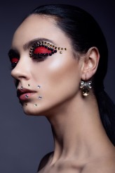 oliwiawiktor                             makijaż biżuteryjny_inspiracja pracami Pat McGrath            