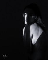 akoh Mam większą satysfakcje podczas ubierania w cień, niż rozbieranie światłem
Fotograf w Łodzi
Sesja zdjęciowa w Łodzi