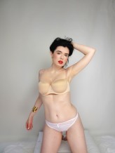 PrimiaMorimia https://primiamorimia.com/photos
Model: Primia Morimia
August 2, 2025
© primiamorimia.com